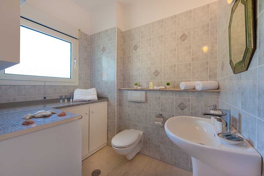 Villa_Small_Paradise_Rhodes_bathroom_wc_1.
